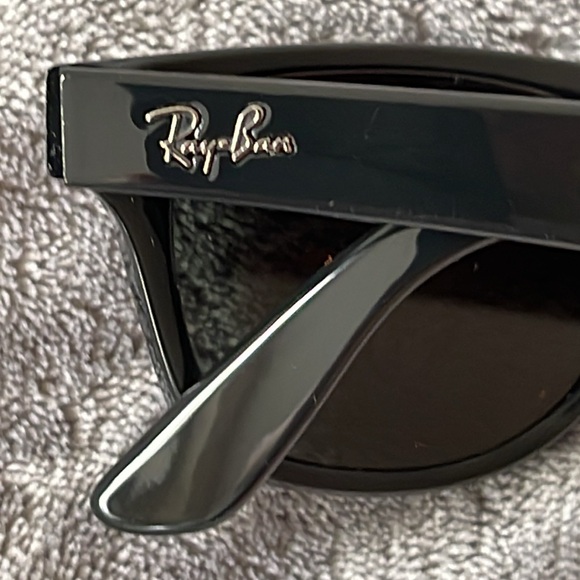 KIDS Ray-Ban SUNGLASSES - Picture 13 of 14